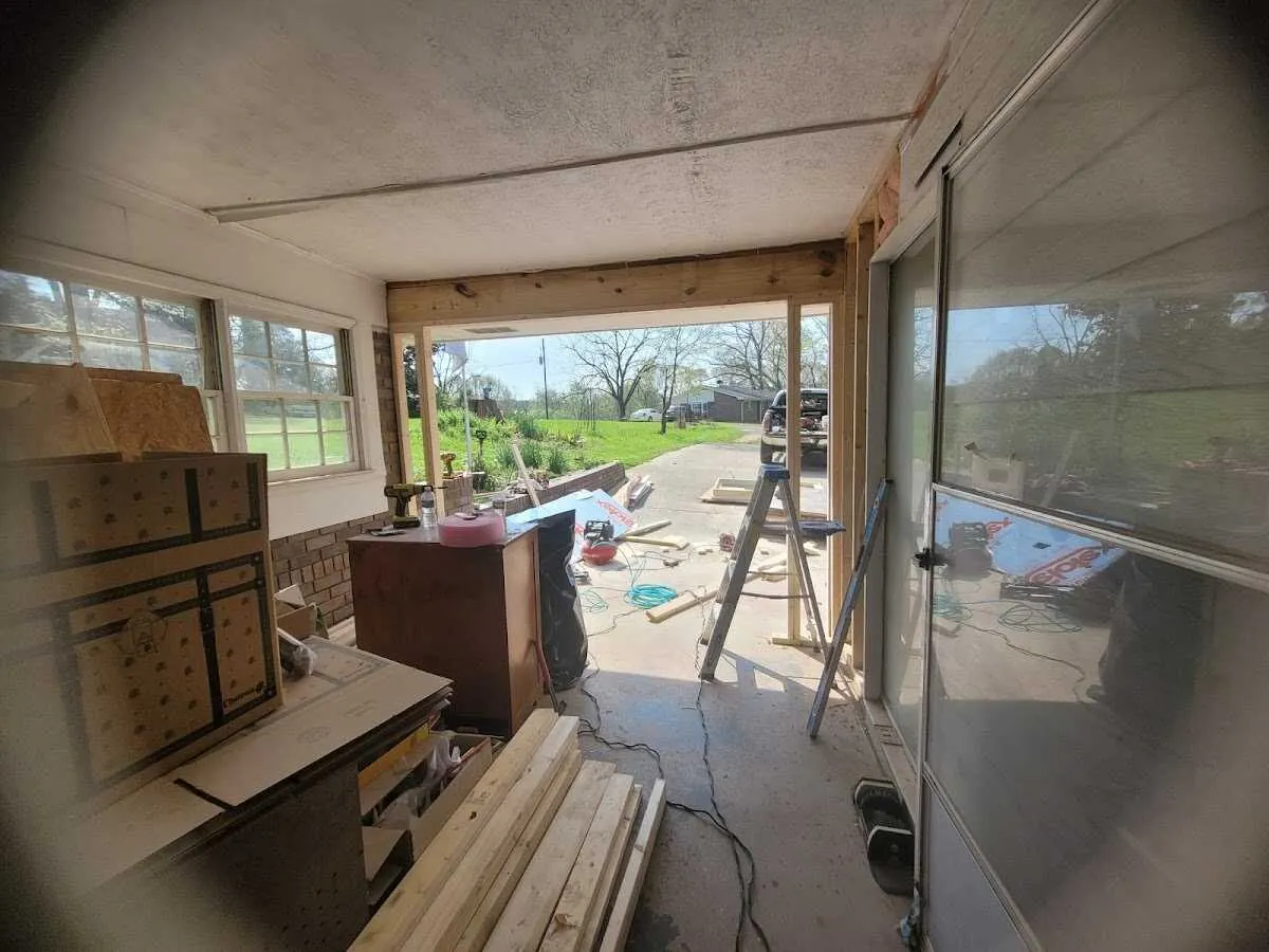 Air movers and dehumidifier for Water Mitigation Services in Magnolia